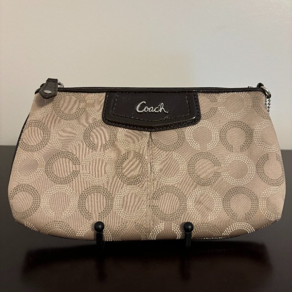 Coach Signature Tan Brown Patent Leather Clutch Wallet